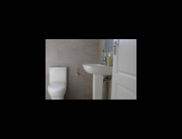 2 bed property to rent in WOODSTOCK